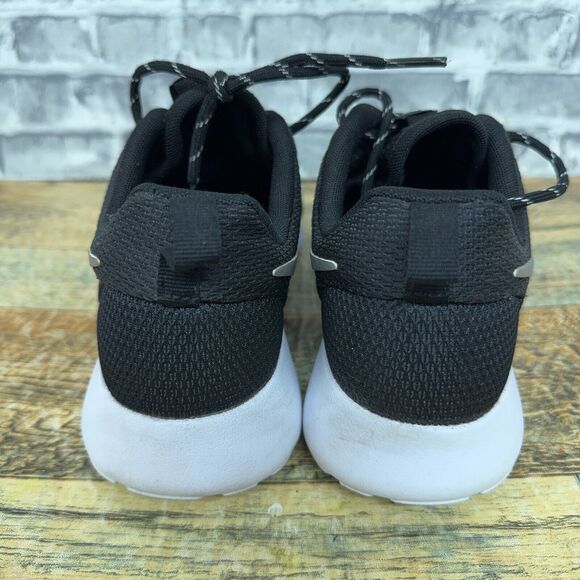 Nike Roshe Run One Black White Running Shoes 511882-094 Womens Size 7.5 - Picture 6 of 10